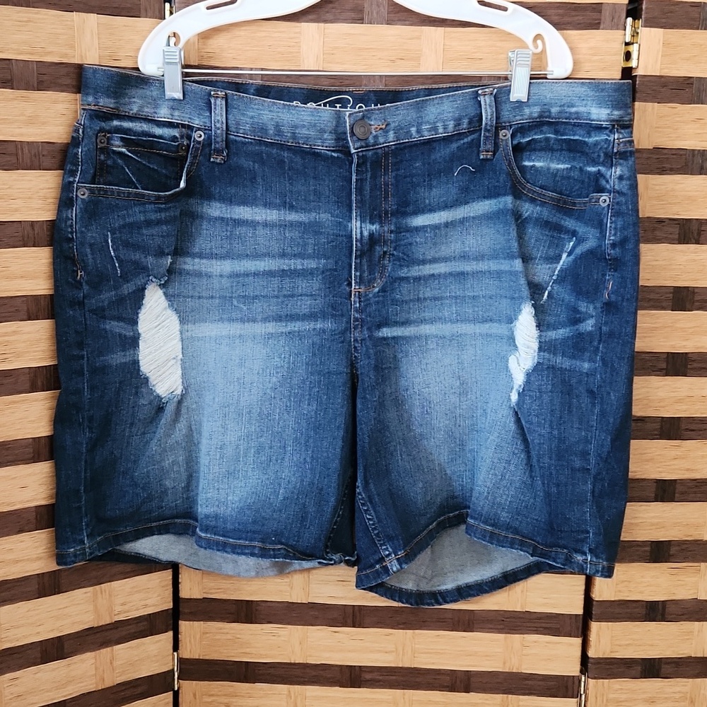 Boutique boyfriend destroyed jean shorts